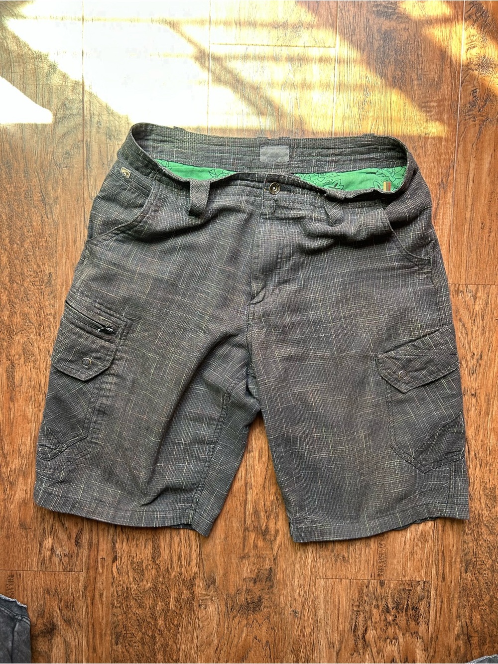 Y2K Surf Reef Men's Gray Cargo Shorts -